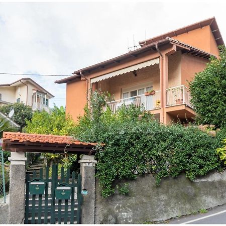 Villa Silvia, Indipendente Con Giardino Privato E Garage ヴァラッツェ エクステリア 写真