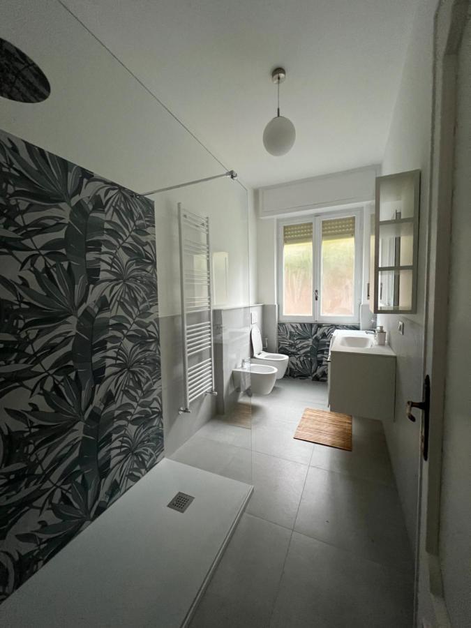 Villa Silvia, Indipendente Con Giardino Privato E Garage ヴァラッツェ エクステリア 写真