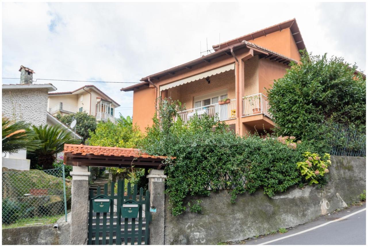 Villa Silvia, Indipendente Con Giardino Privato E Garage ヴァラッツェ エクステリア 写真