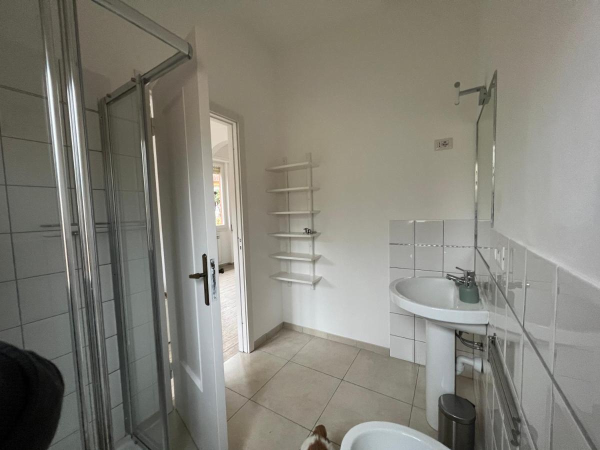 Villa Silvia, Indipendente Con Giardino Privato E Garage ヴァラッツェ エクステリア 写真