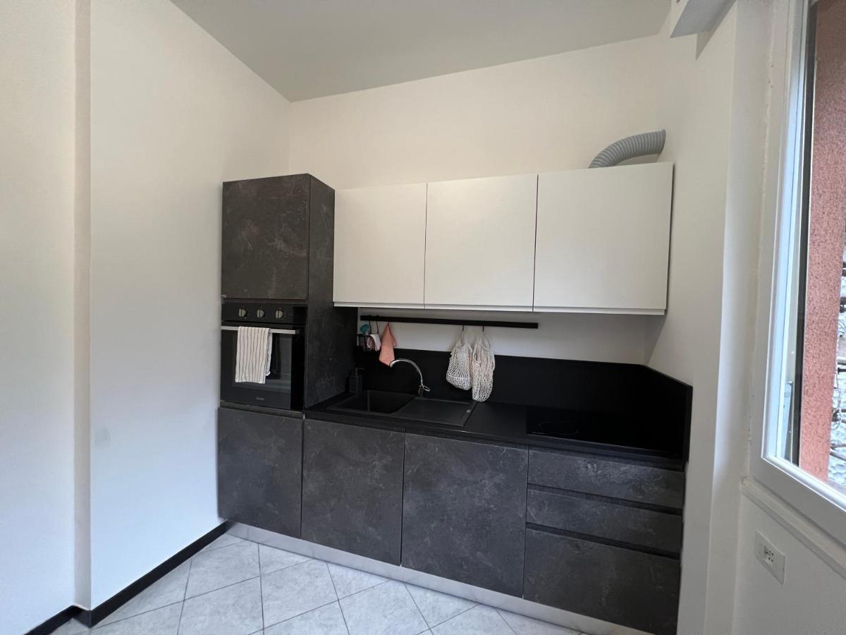 Villa Silvia, Indipendente Con Giardino Privato E Garage ヴァラッツェ エクステリア 写真